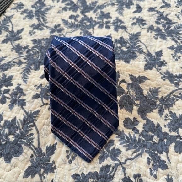 IKE Behar Repp Tie Blue & Lavender Stripes Imported Silk Hand Tailored 58”x3.5” - Picture 2 of 10